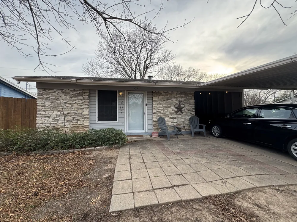 207 Chippendale Avenue Austin, TX 78745