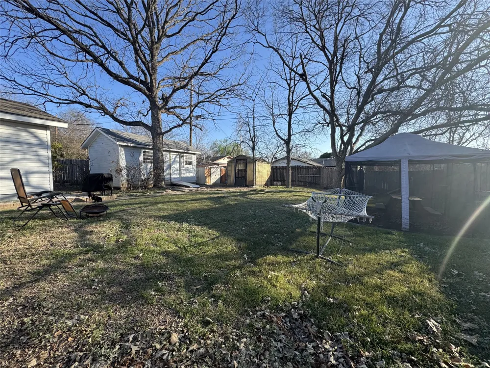 207 Chippendale Avenue Austin, TX 78745