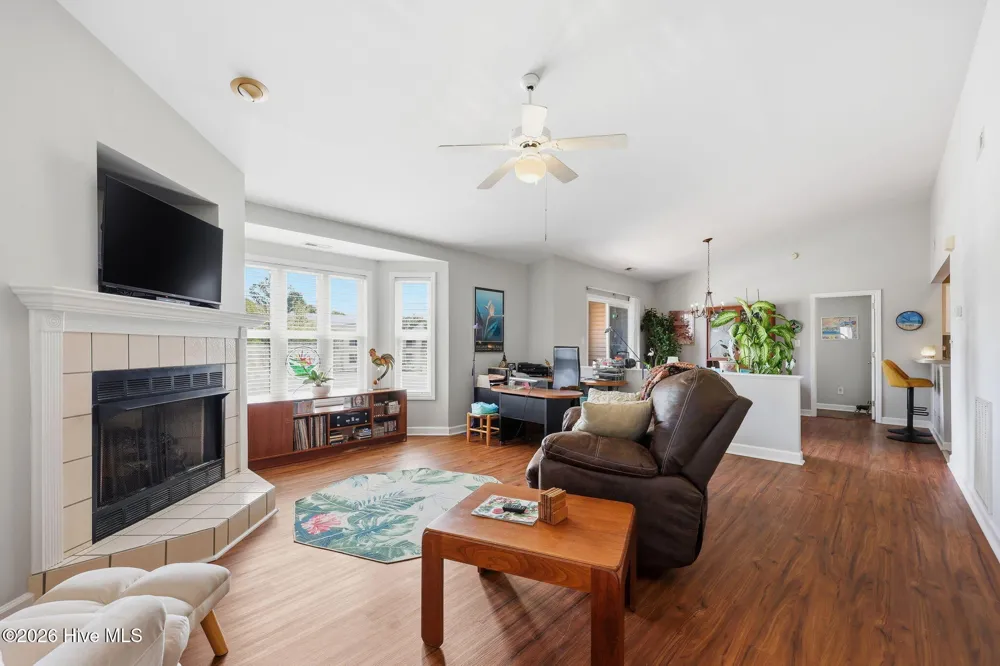 413 Commerce Avenue #C Morehead City, NC 28557