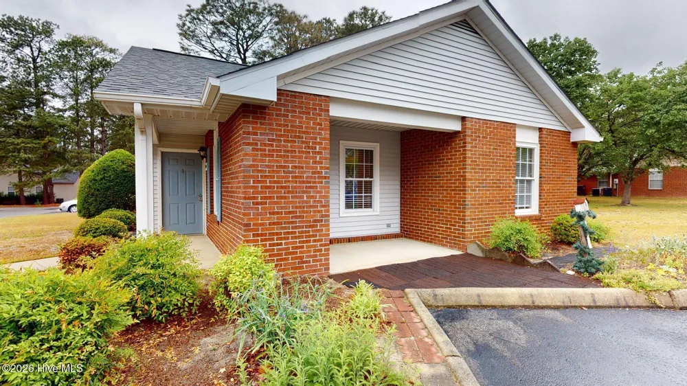 1203 Wilshire Circle Aberdeen, NC 28315
