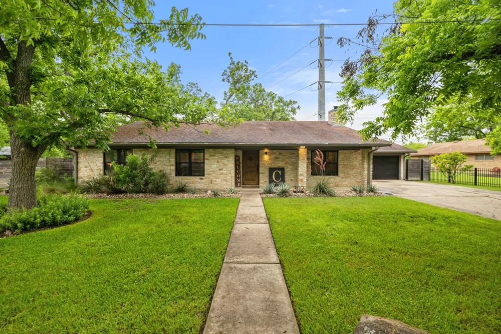 302 Schramm Road Granger, TX 76530