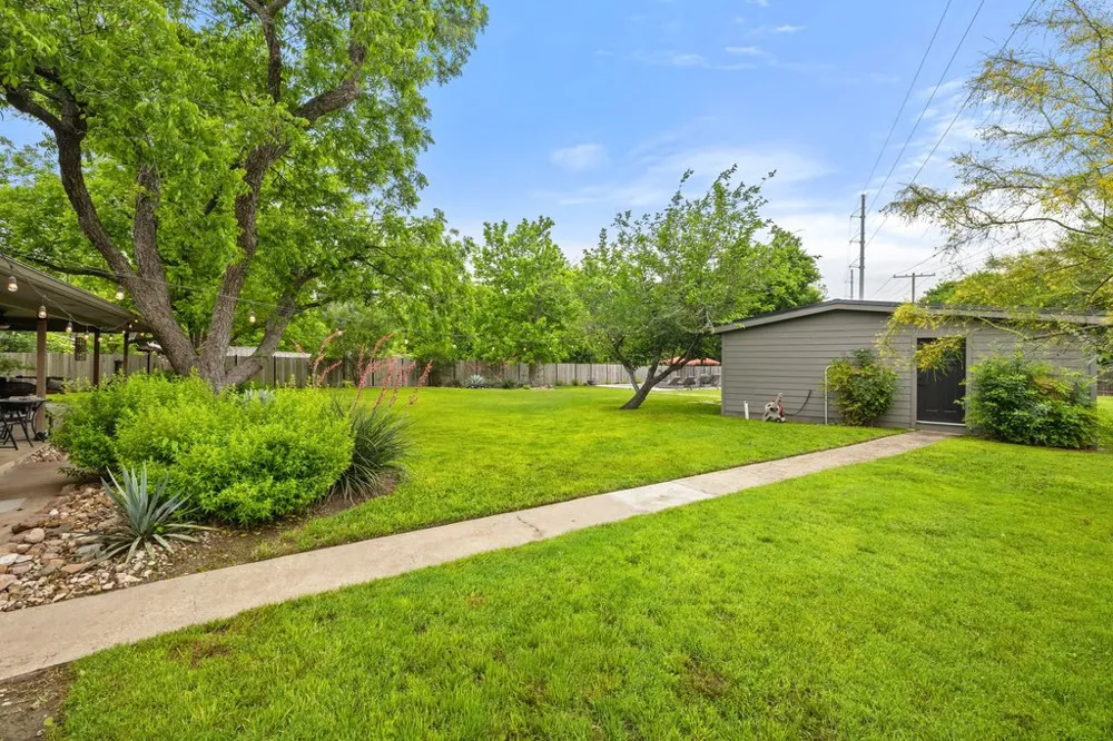 302 Schramm Road Granger, TX 76530