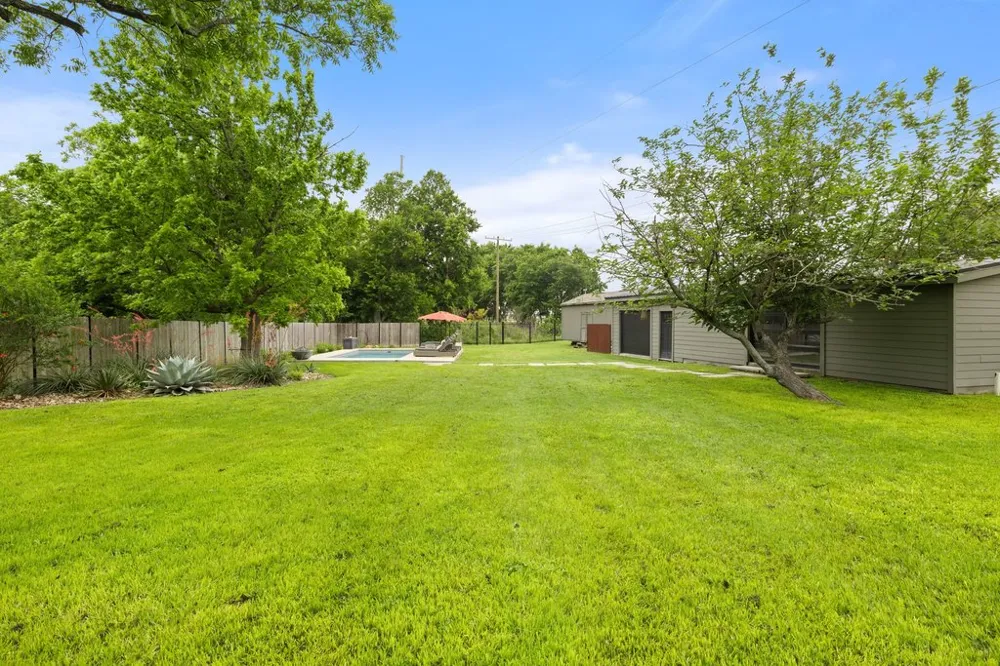 302 Schramm Road Granger, TX 76530