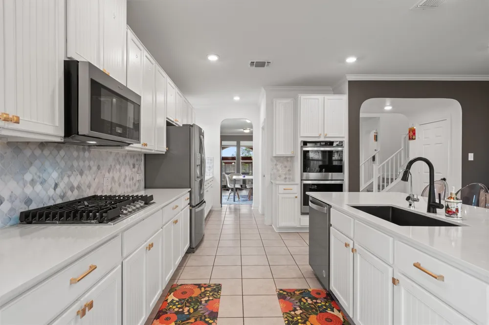 1201 Euless Lane Leander, TX 78641