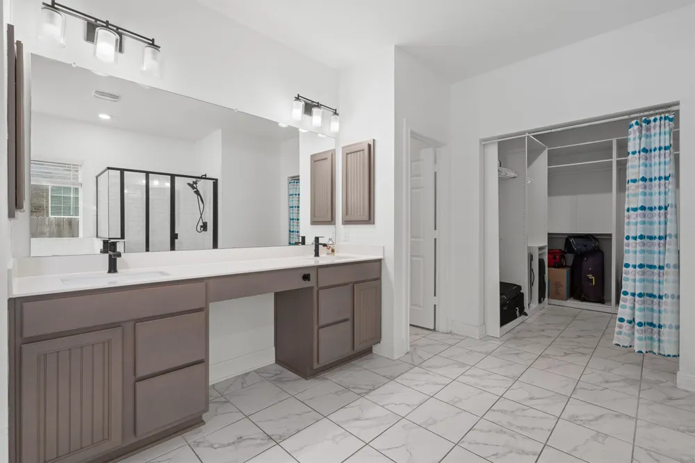 1201 Euless Lane Leander, TX 78641