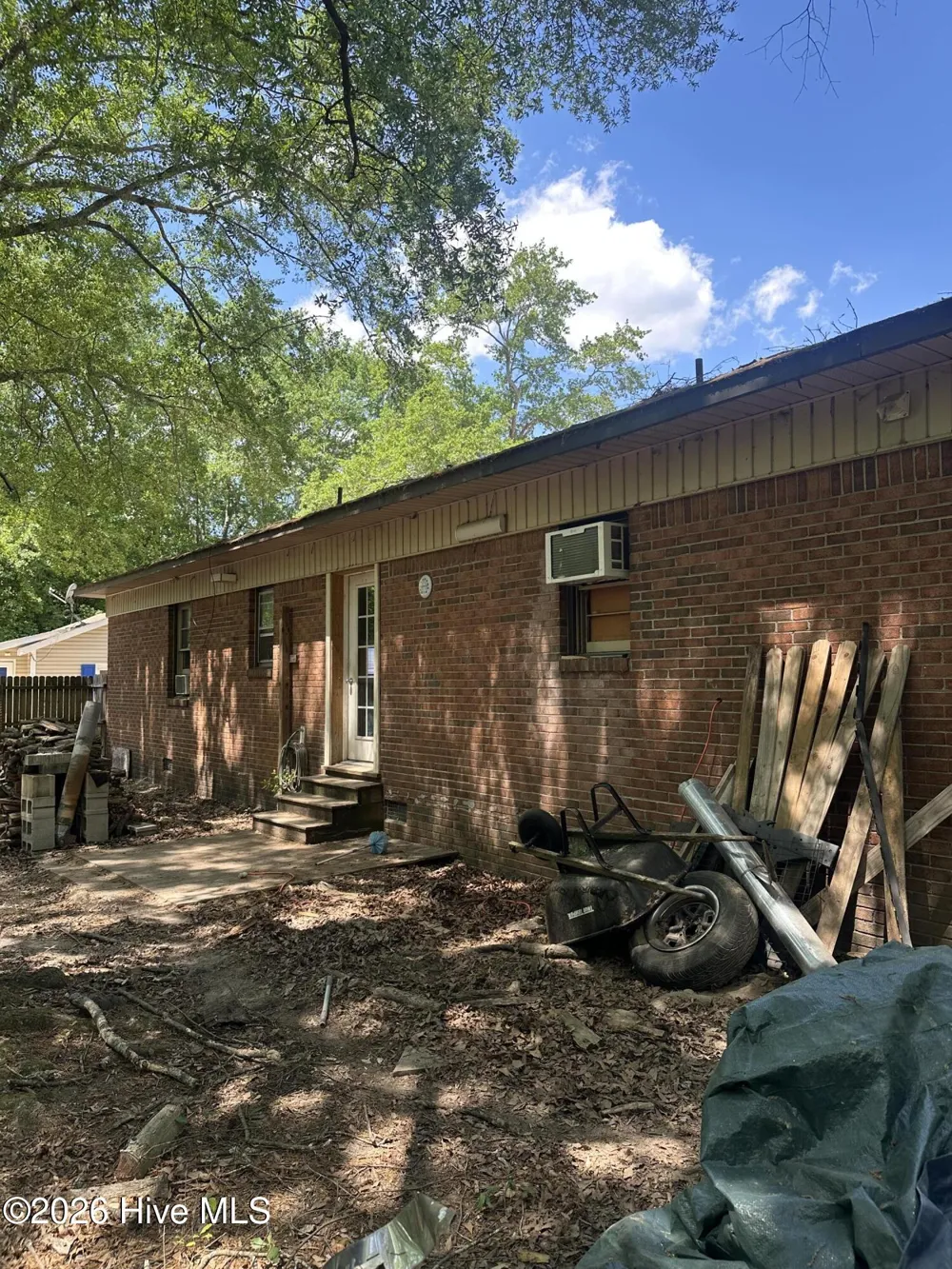 109 W Chestnut Street Maxton, NC 28364