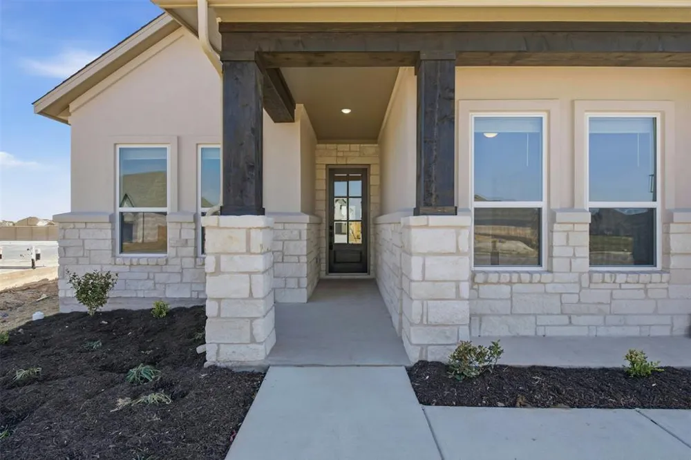 19605 Helens Catch Pflugerville, TX 78660