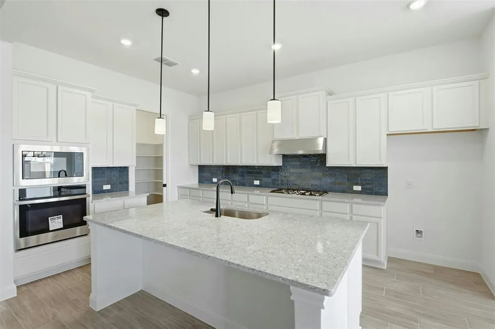 19605 Helens Catch Pflugerville, TX 78660