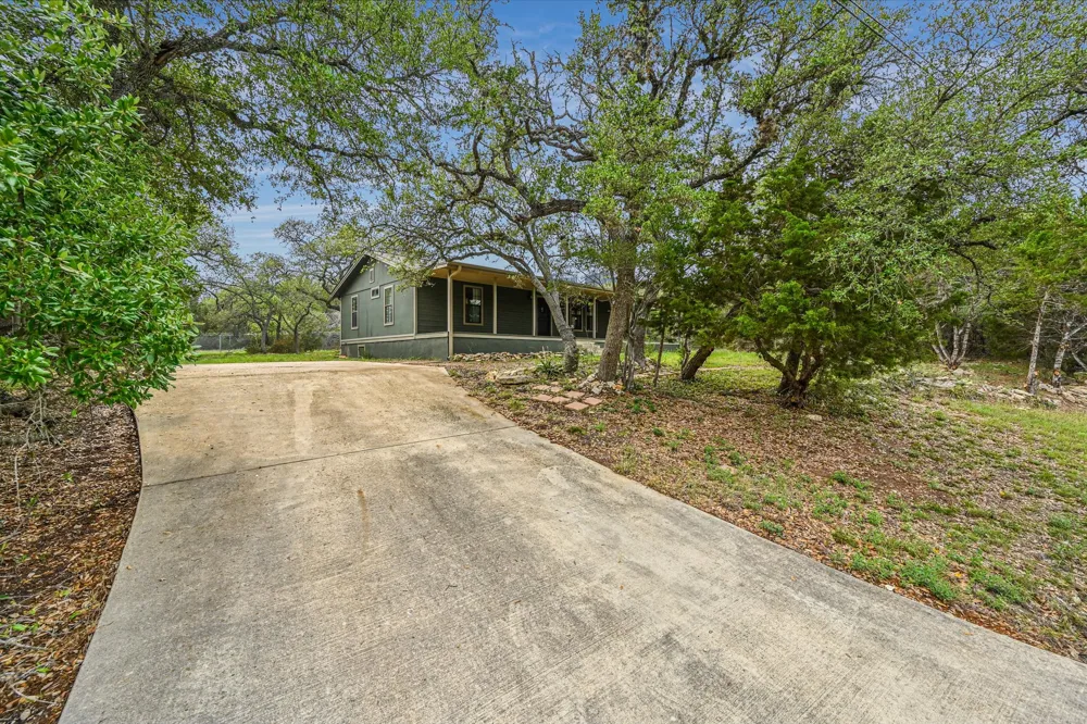 660 Possum Tree Fischer, TX 78623
