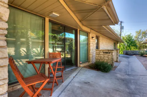 2400 Jarratt Avenue #B