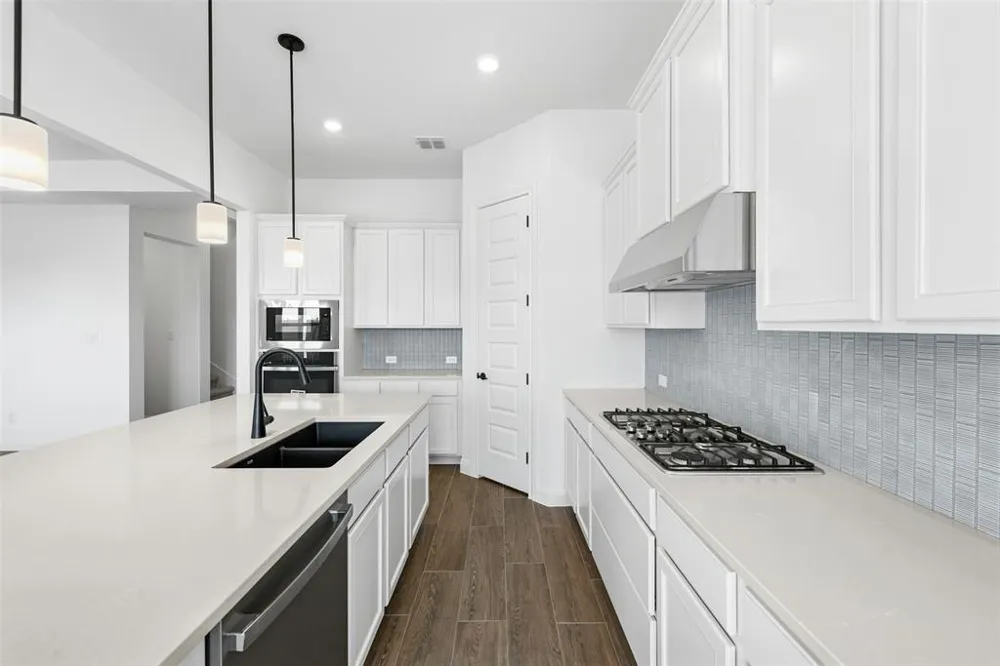 17305 Silverman Drive Pflugerville, TX 78660
