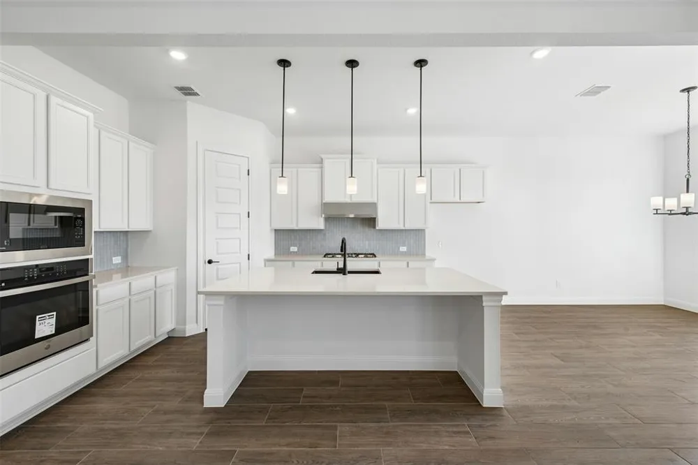 17305 Silverman Drive Pflugerville, TX 78660