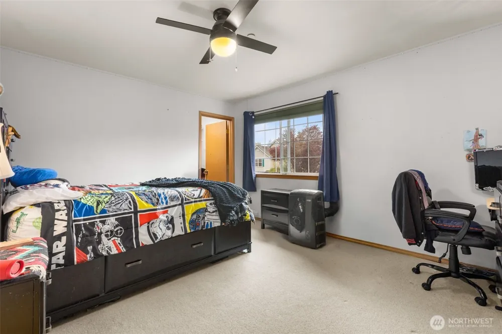 1822 Fisher Avenue Dupont, WA 98327