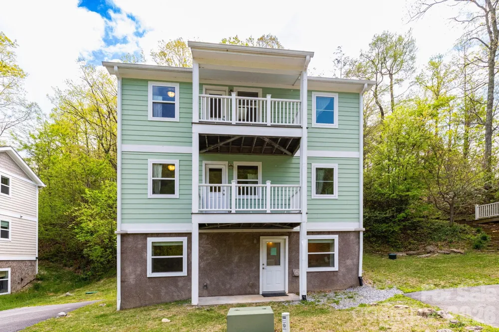 12 Lila Lane Clyde, NC 28721