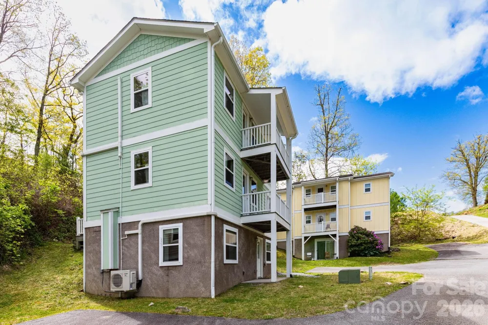 12 Lila Lane Clyde, NC 28721