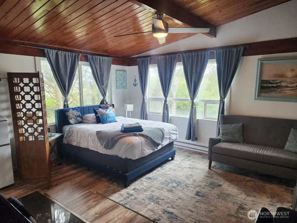 757 Ocean Court NW #20 Ocean Shores, WA 98569
