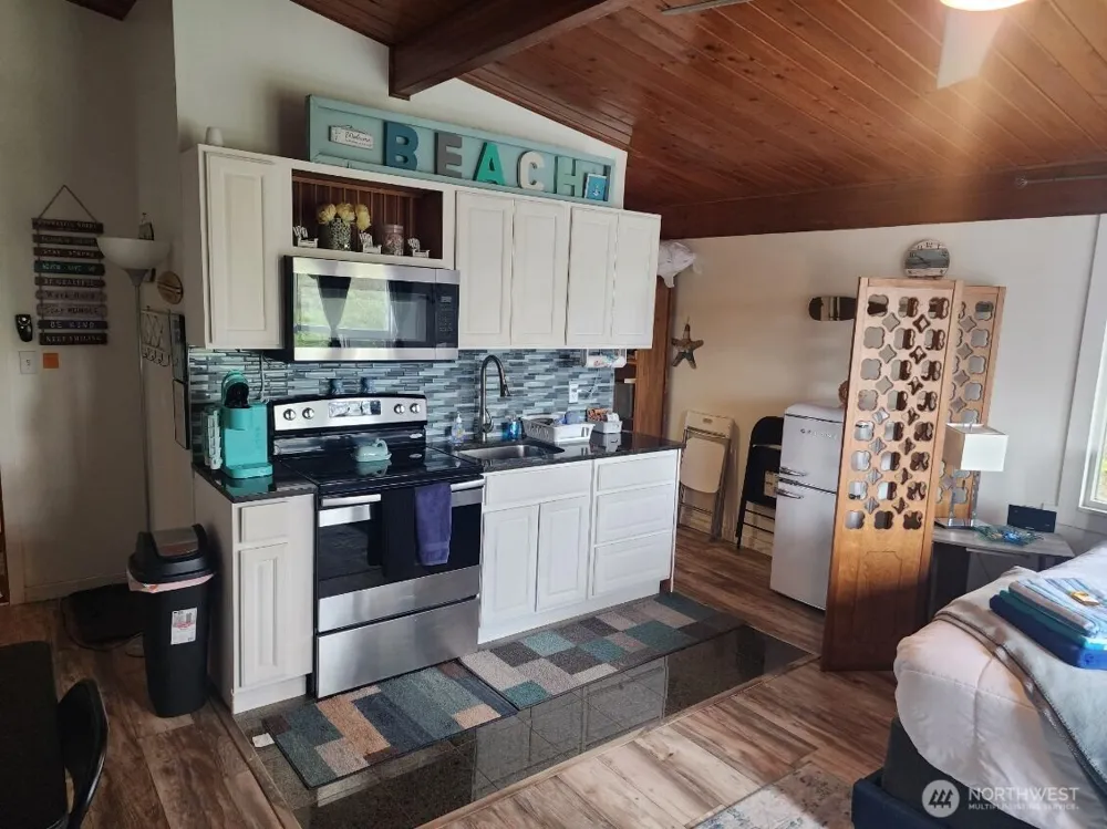 757 Ocean Court NW #20 Ocean Shores, WA 98569