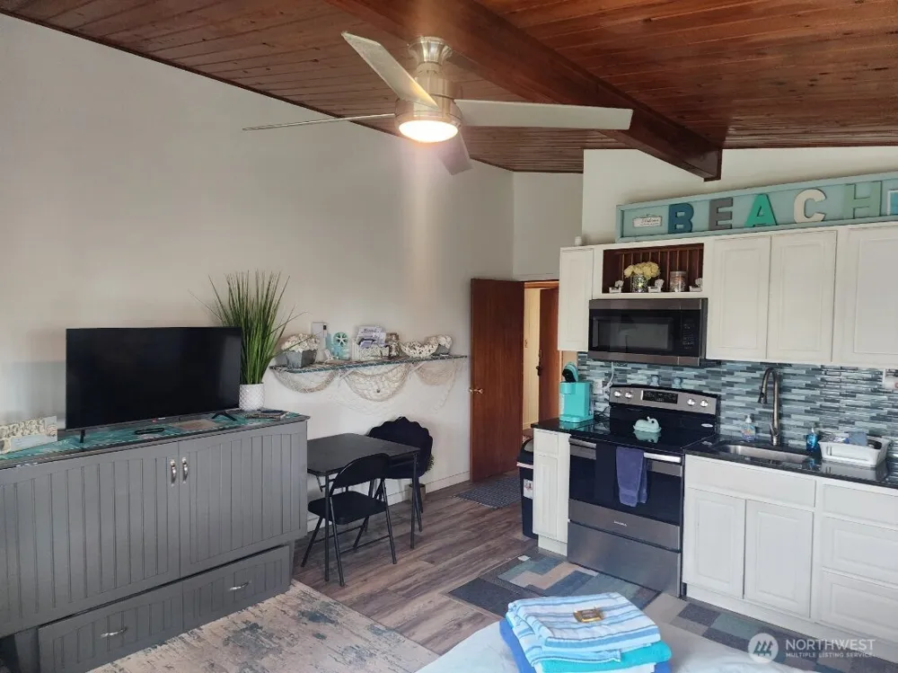 757 Ocean Court NW #20 Ocean Shores, WA 98569
