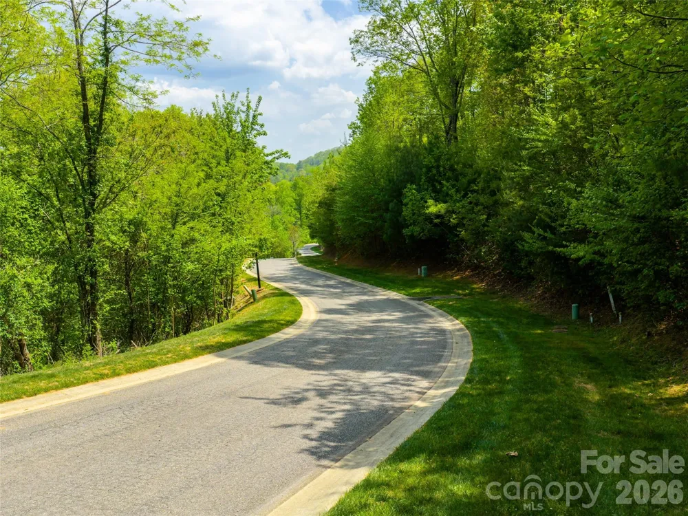 490 Barrington Drive #121 Asheville, NC 28803