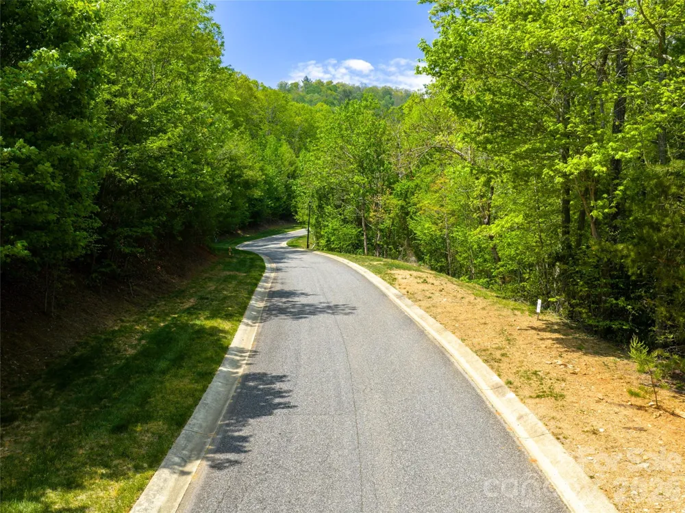 490 Barrington Drive #121 Asheville, NC 28803