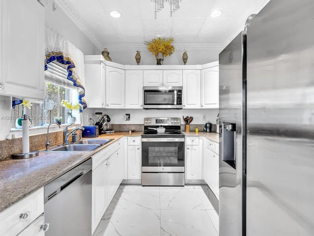 7659 Stonecreek Cir Davie, FL 33024