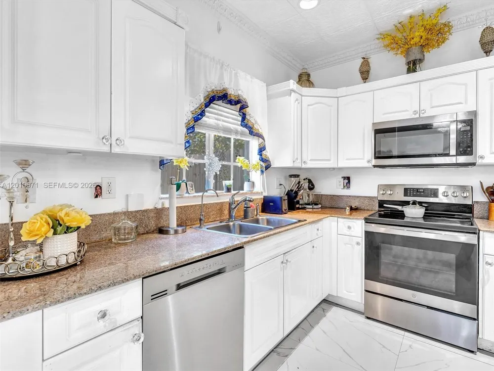 7659 Stonecreek Cir Davie, FL 33024