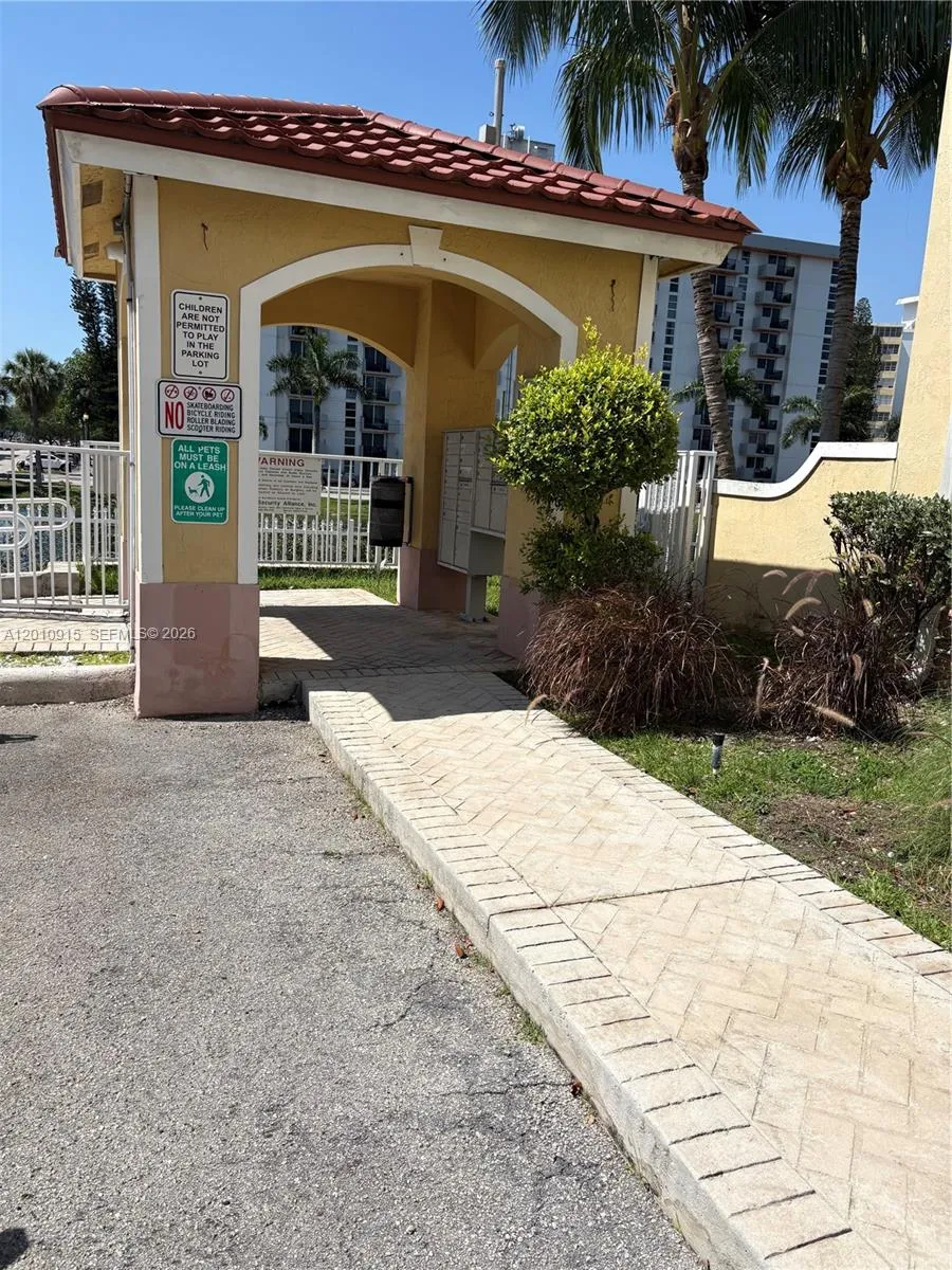 2086 NE 167th St #2-108 North Miami Beach, FL 33162