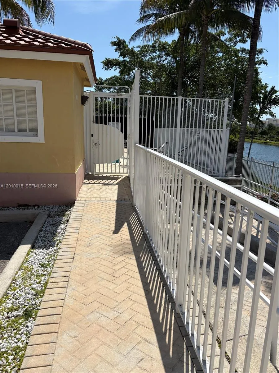2086 NE 167th St #2-108 North Miami Beach, FL 33162
