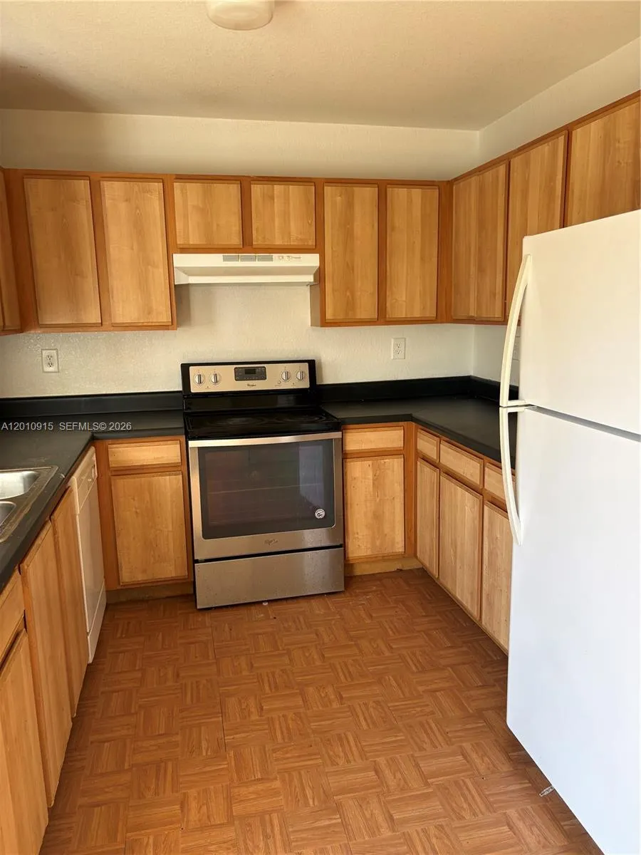 2086 NE 167th St #2-108 North Miami Beach, FL 33162