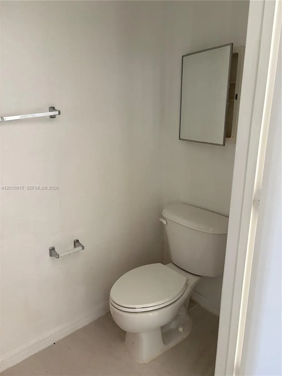 2086 NE 167th St #2-108 North Miami Beach, FL 33162