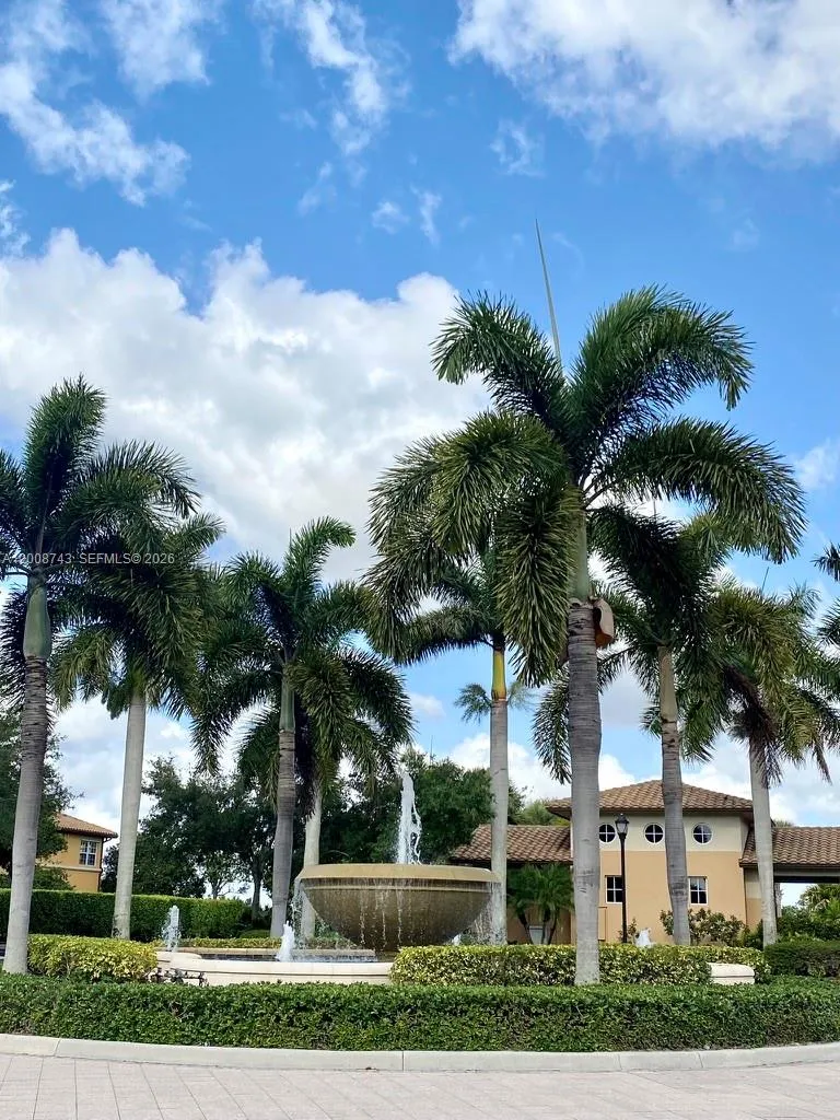 7993 NW 128th Ln #13-B Parkland, FL 33076
