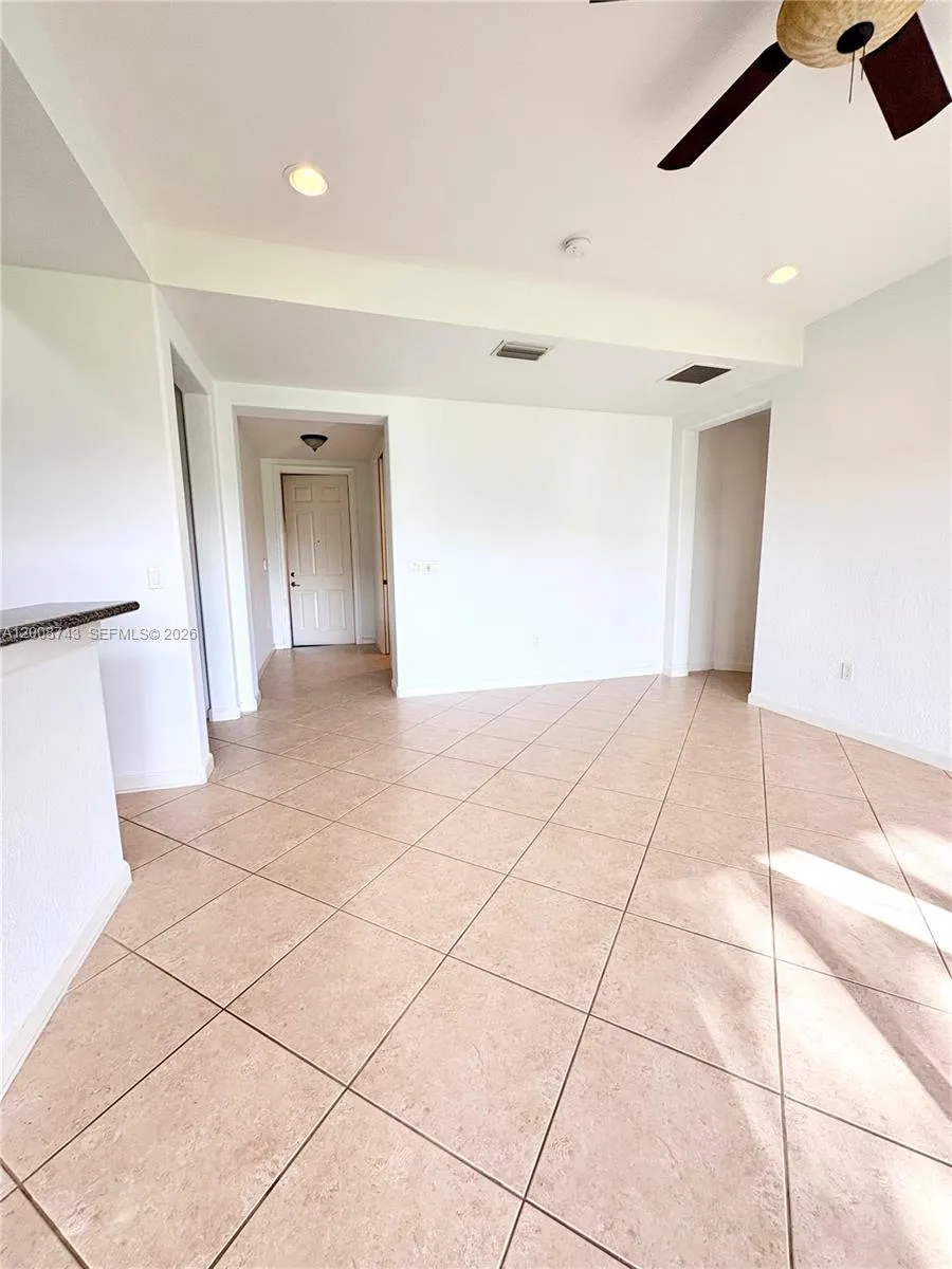 7993 NW 128th Ln #13-B Parkland, FL 33076