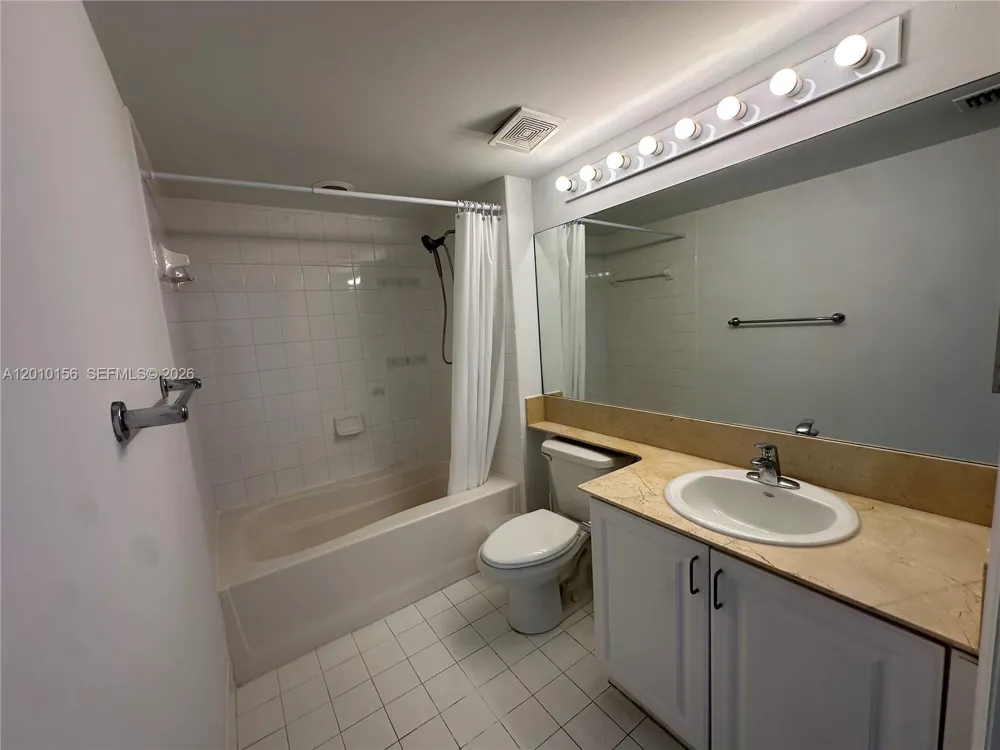 1155 Brickell Bay Dr #3007 Miami, FL 33131