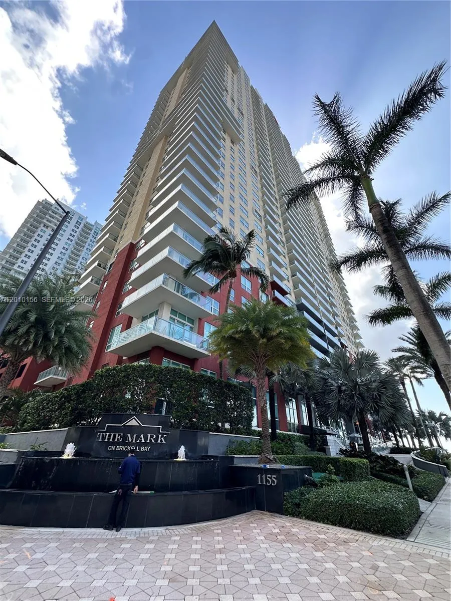 1155 Brickell Bay Dr #3007 Miami, FL 33131