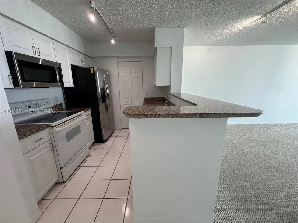 1155 Brickell Bay Dr #3007 Miami, FL 33131