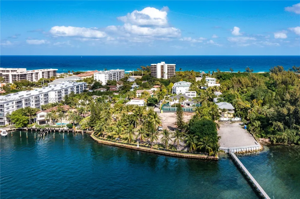910 NE 24th St Boca Raton, FL 33431