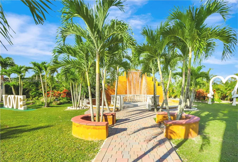20455 SW 154th Ave Miami, FL 33187