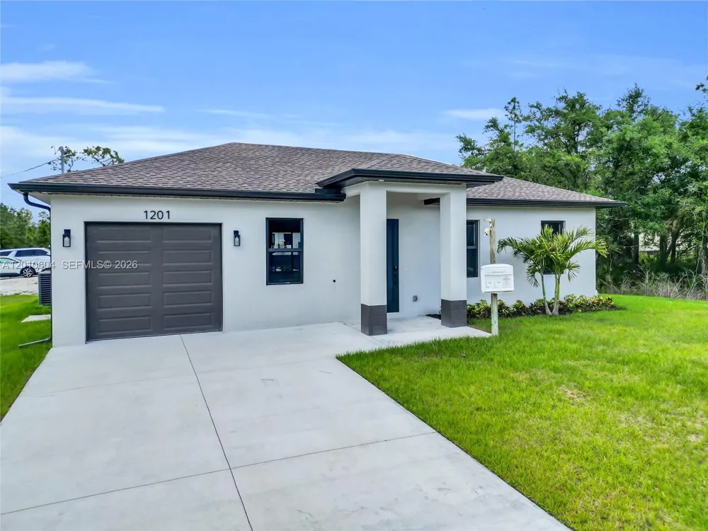 1201 7th ST Lehigh Acres, FL 33972