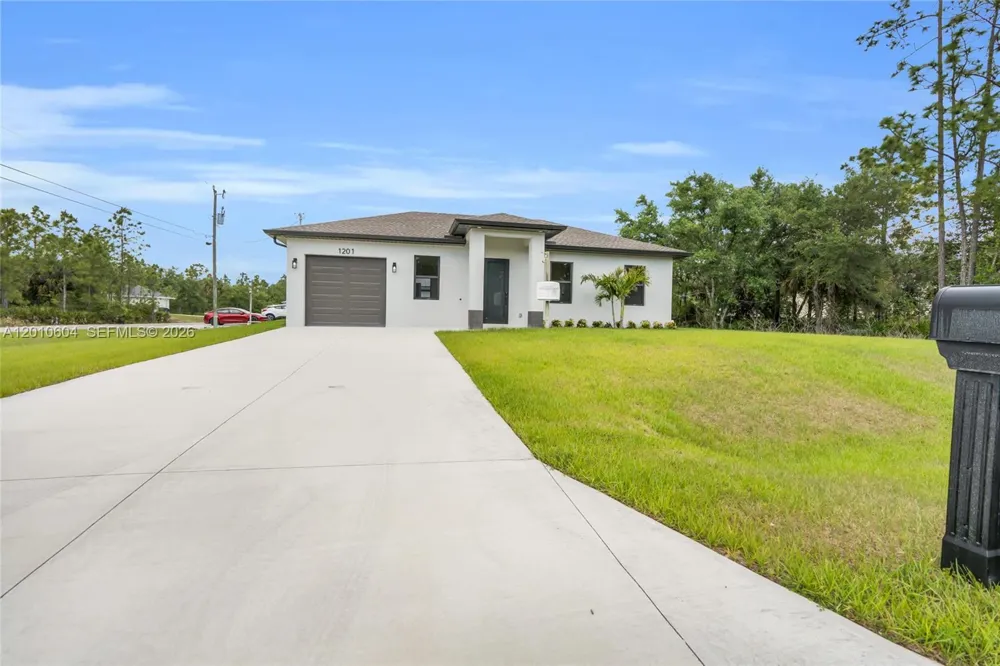 1201 7th ST Lehigh Acres, FL 33972