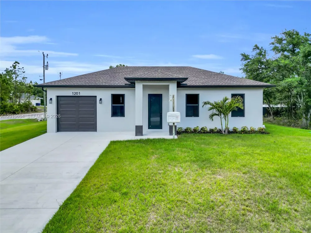 1201 7th ST Lehigh Acres, FL 33972