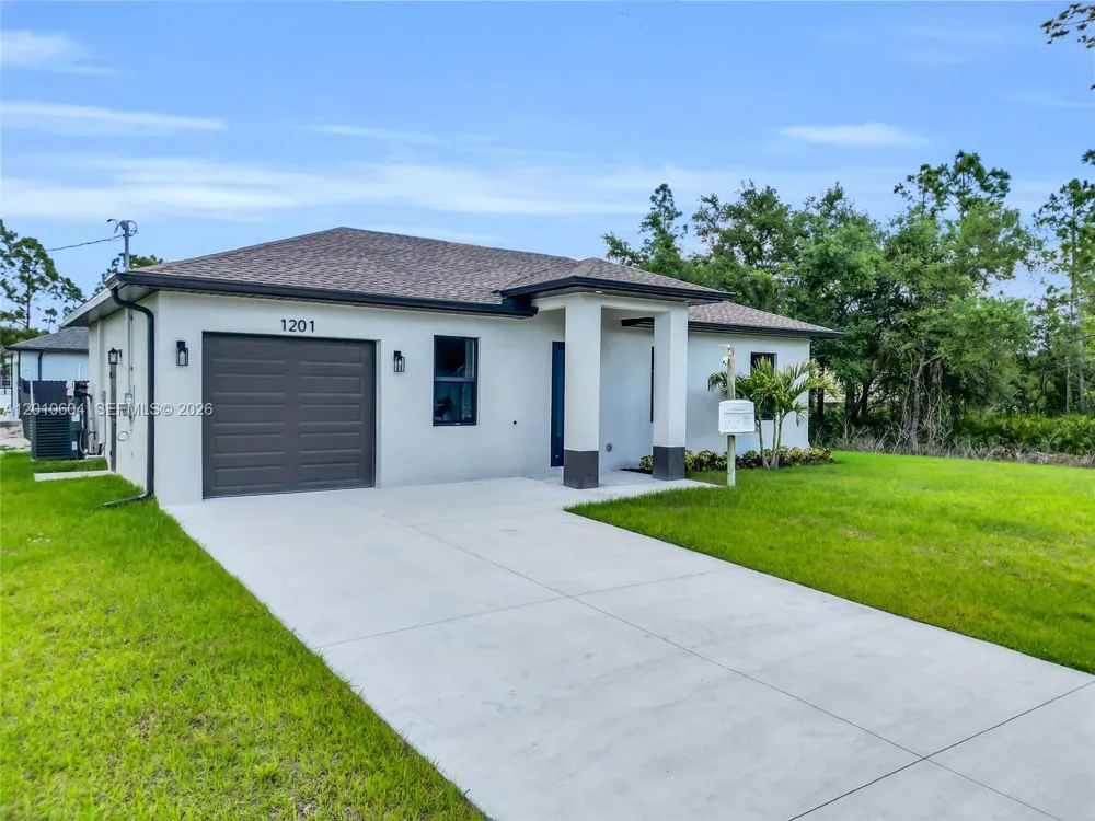 1201 7th ST Lehigh Acres, FL 33972