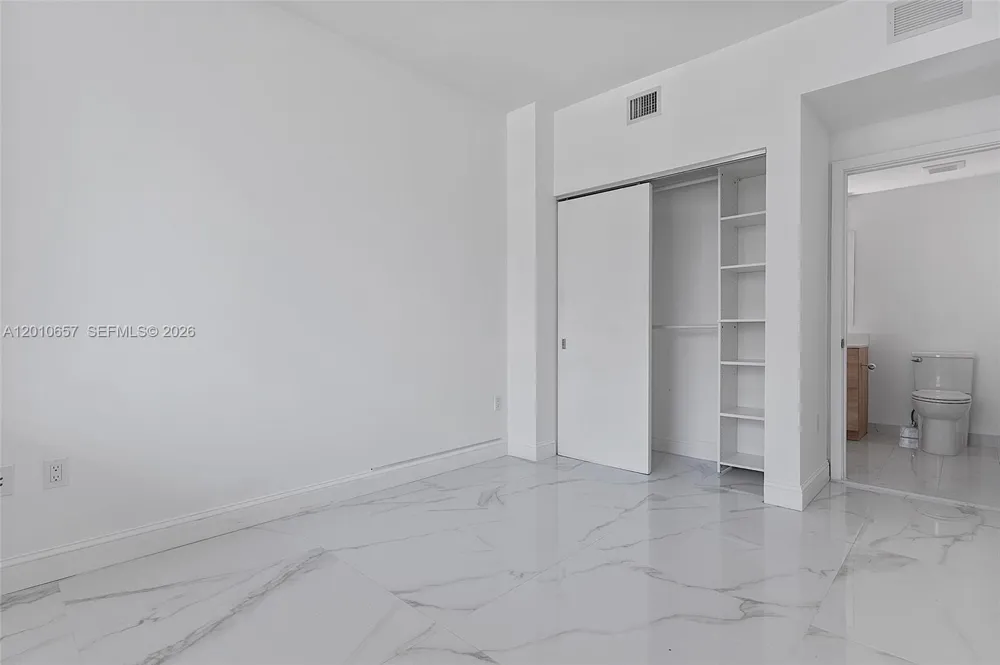 16385 Biscayne Blvd #717 North Miami Beach, FL 33160