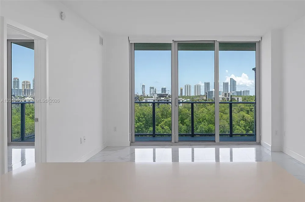16385 Biscayne Blvd #717 North Miami Beach, FL 33160