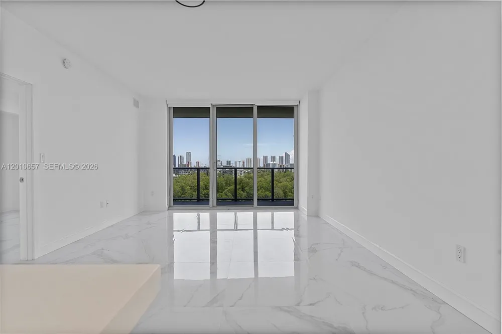 16385 Biscayne Blvd #717 North Miami Beach, FL 33160