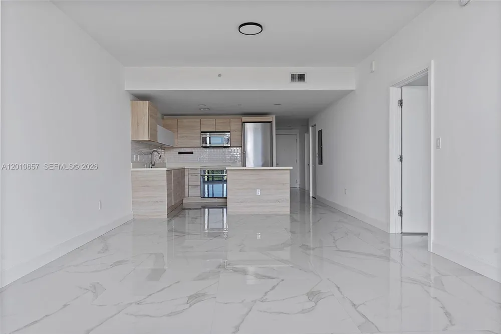 16385 Biscayne Blvd #717 North Miami Beach, FL 33160