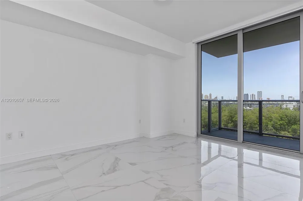 16385 Biscayne Blvd #717 North Miami Beach, FL 33160