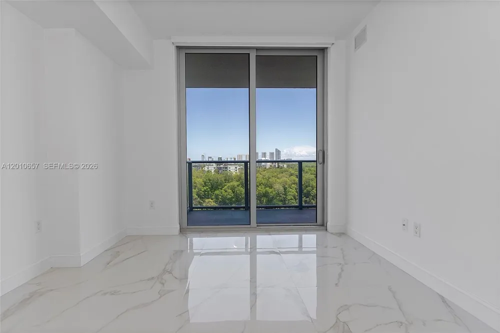 16385 Biscayne Blvd #717 North Miami Beach, FL 33160