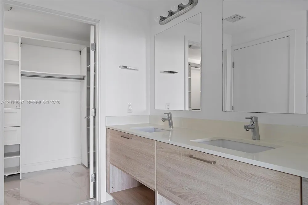 16385 Biscayne Blvd #717 North Miami Beach, FL 33160