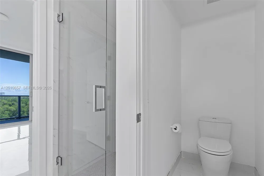 16385 Biscayne Blvd #717 North Miami Beach, FL 33160