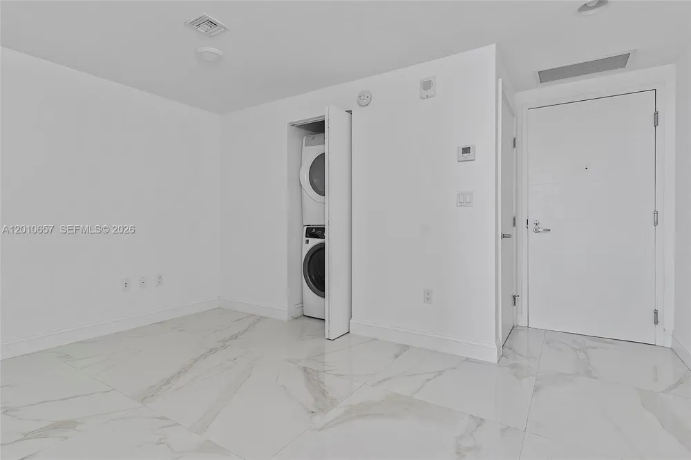 16385 Biscayne Blvd #717 North Miami Beach, FL 33160